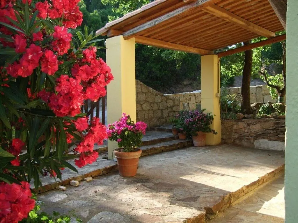 Casa Felicita Comfortable Holiday Residence Lu Lioni 0*,